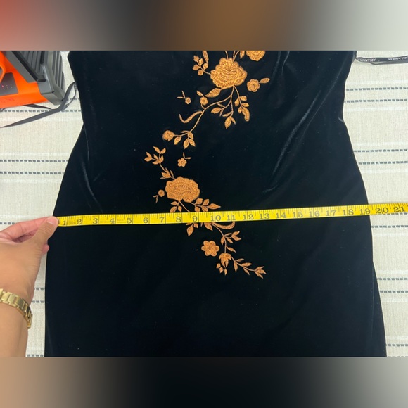 Arianna by Rachel Kaye Y2K Velvet Floral Embroidered High Slit Shaw Gown Size 14 - Picture 12 of 15